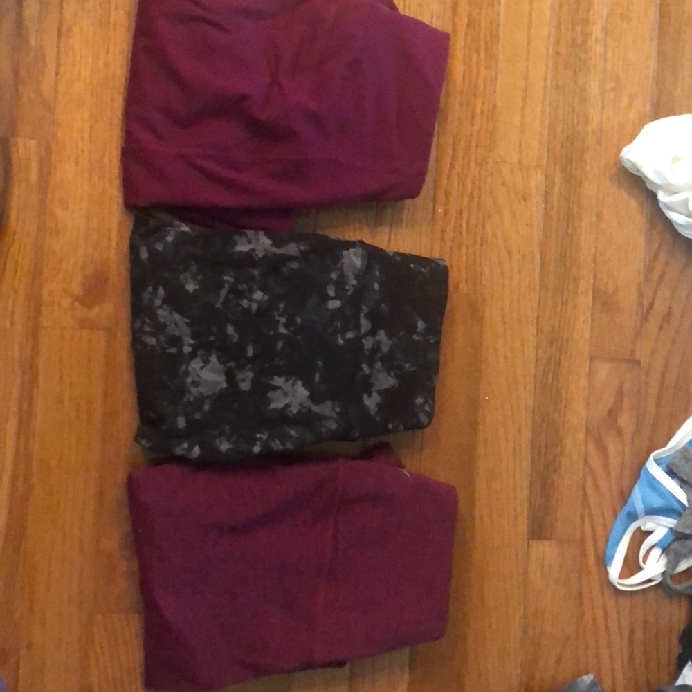 3 pairs of old navy workout leggings